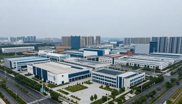 企业展示内容优化:自建与外包的取舍比较